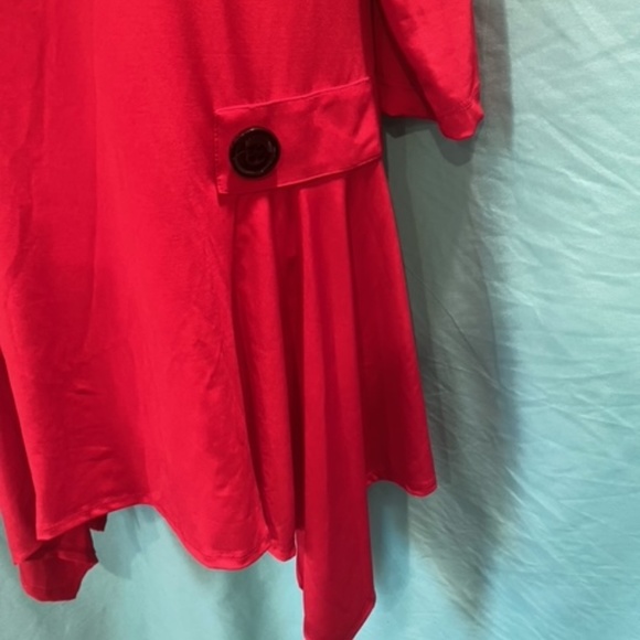 The Pyramid Collection Red Tunis Top - Picture 5 of 13